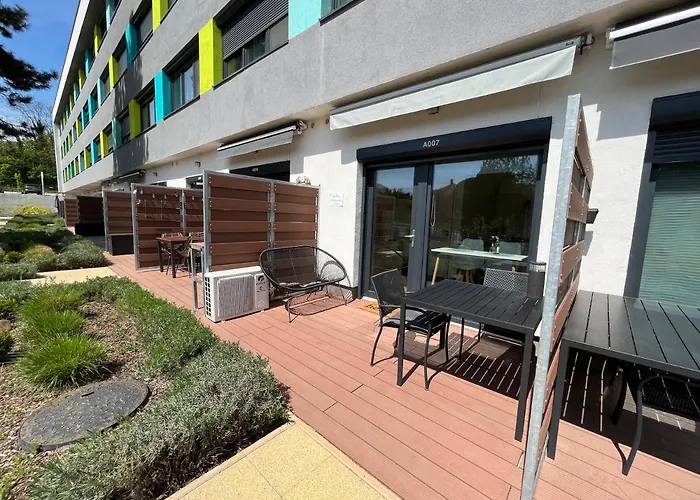 Lila Apartman